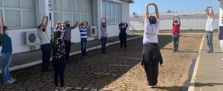Programa Saúde Ativa promove aula de ginástica laboral com dinâmica sobre novos comportamentos da Höganäs