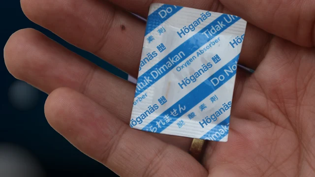 Oxygen absorbers for industrial use