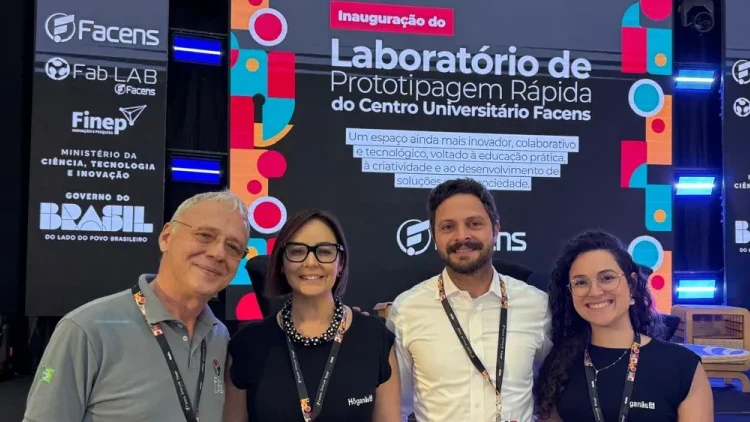 Professor Ant&ocirc;nio Carlos Gomes, Camila Assis, Oct&aacute;vio Schichi e Ana Luiza