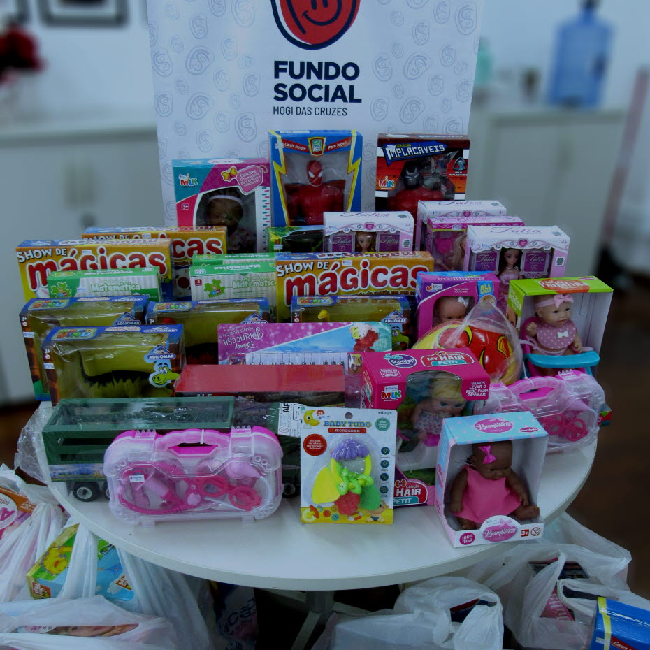 Höganäs がブラジル、モジ市の社会助成財団に玩具を寄付