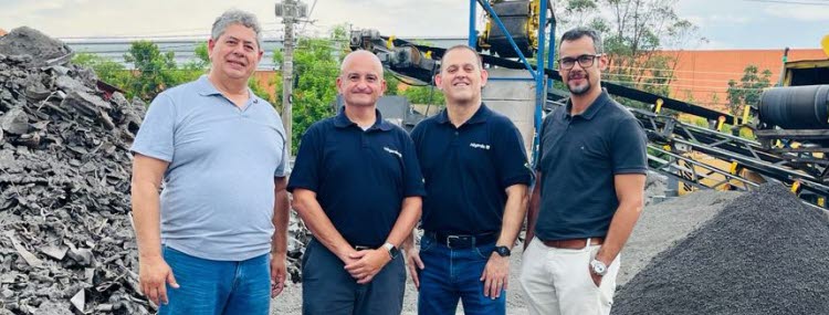 Egídio Pucci – proprietário da Green OT, Adriano Machado – presidente da Höganäs Brasil, Ivan Neto – diretor de Supply Chain da Höganäs Brasil e Júlio Carmazen – diretor Industrial da Höganäs Brasil