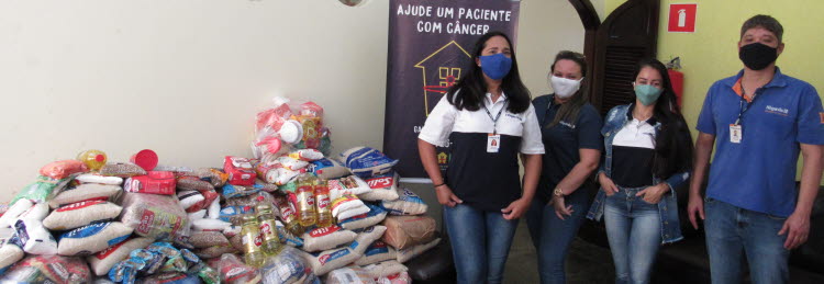 Com ajuda dos colaboradores, planta de Mogi 
doa 671 quilos de alimento 