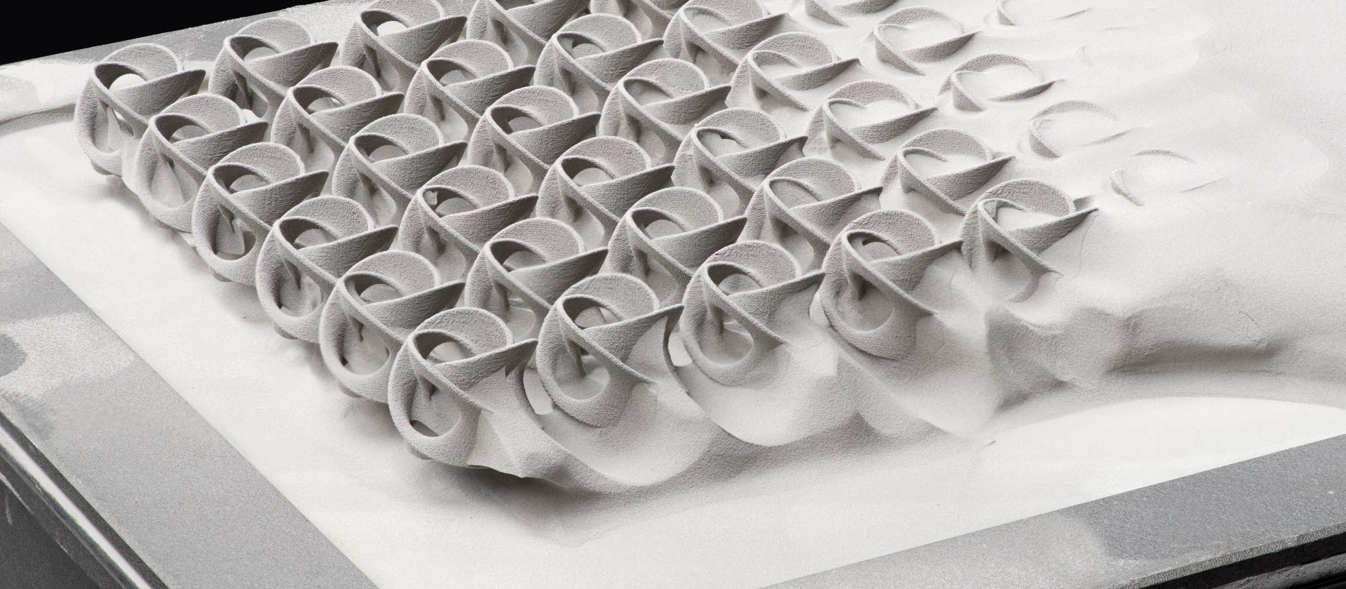 Additive manufacturing powders